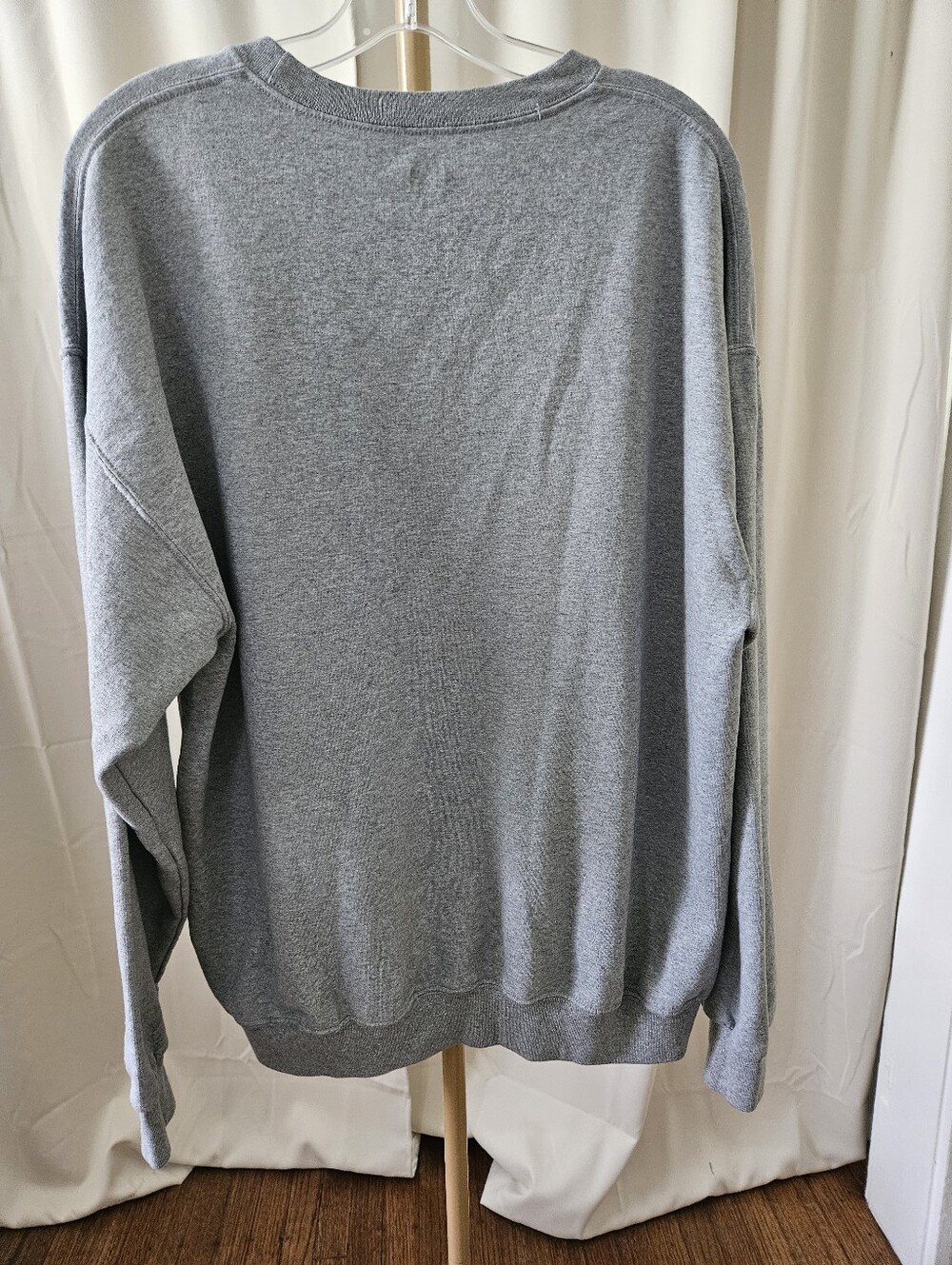 Athletic Gray Sequin Paw Print Sweatshirt Size XL - Picture 4 of 5